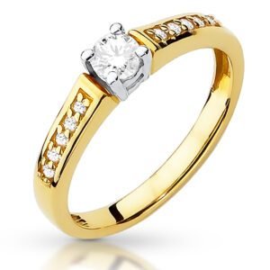 Złoty pierścionek z brylantami o łącznej masie 0.32ct